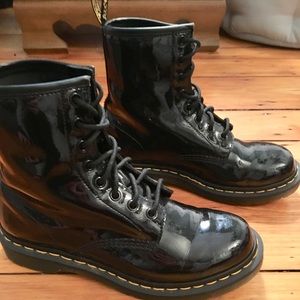 Dr. Marten’s 1640W Black Patent Leather Boots